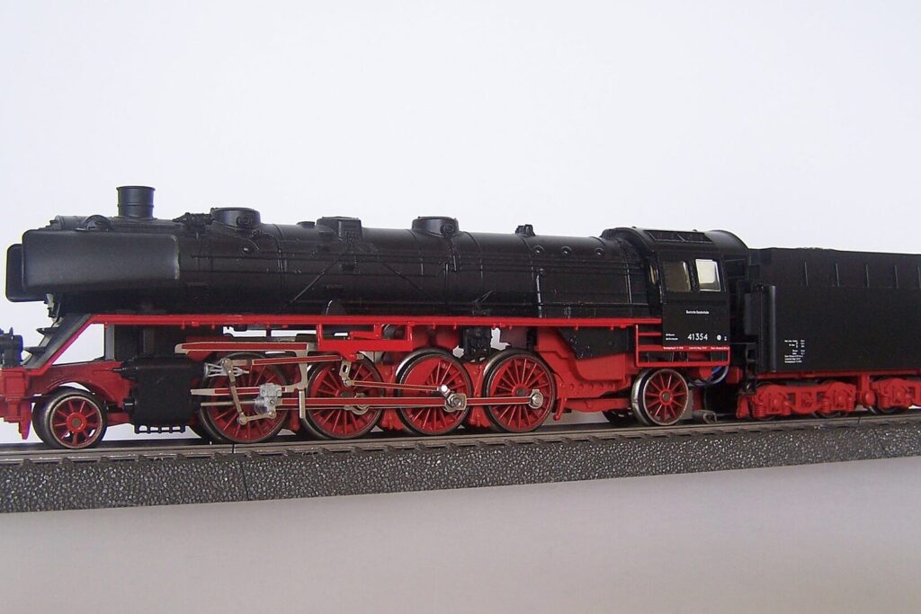 Modell einer Dampflokomotive der Baureihe 41 in Spur H0