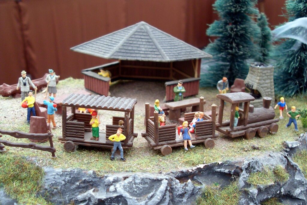 Detailreiches Modellbau-Diorama mit bemalten Figuren