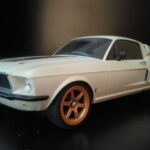 Unlackierte Karosserie eines Ford Mustang als RC-Modell
