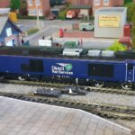 Diesellok der Spur N auf einer Modellbahnanlage